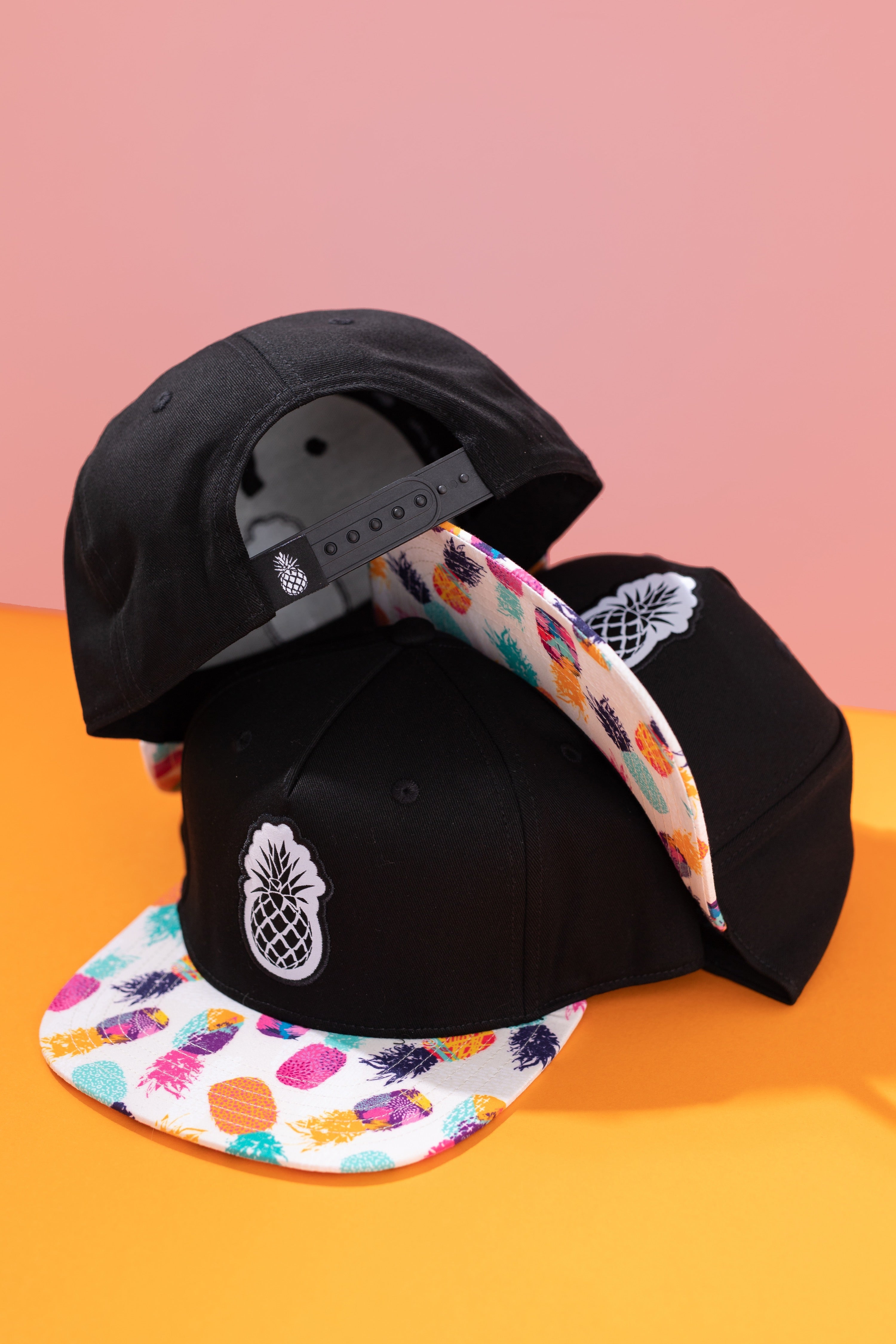 Trendy Pineapple Black Multi Bill Flat