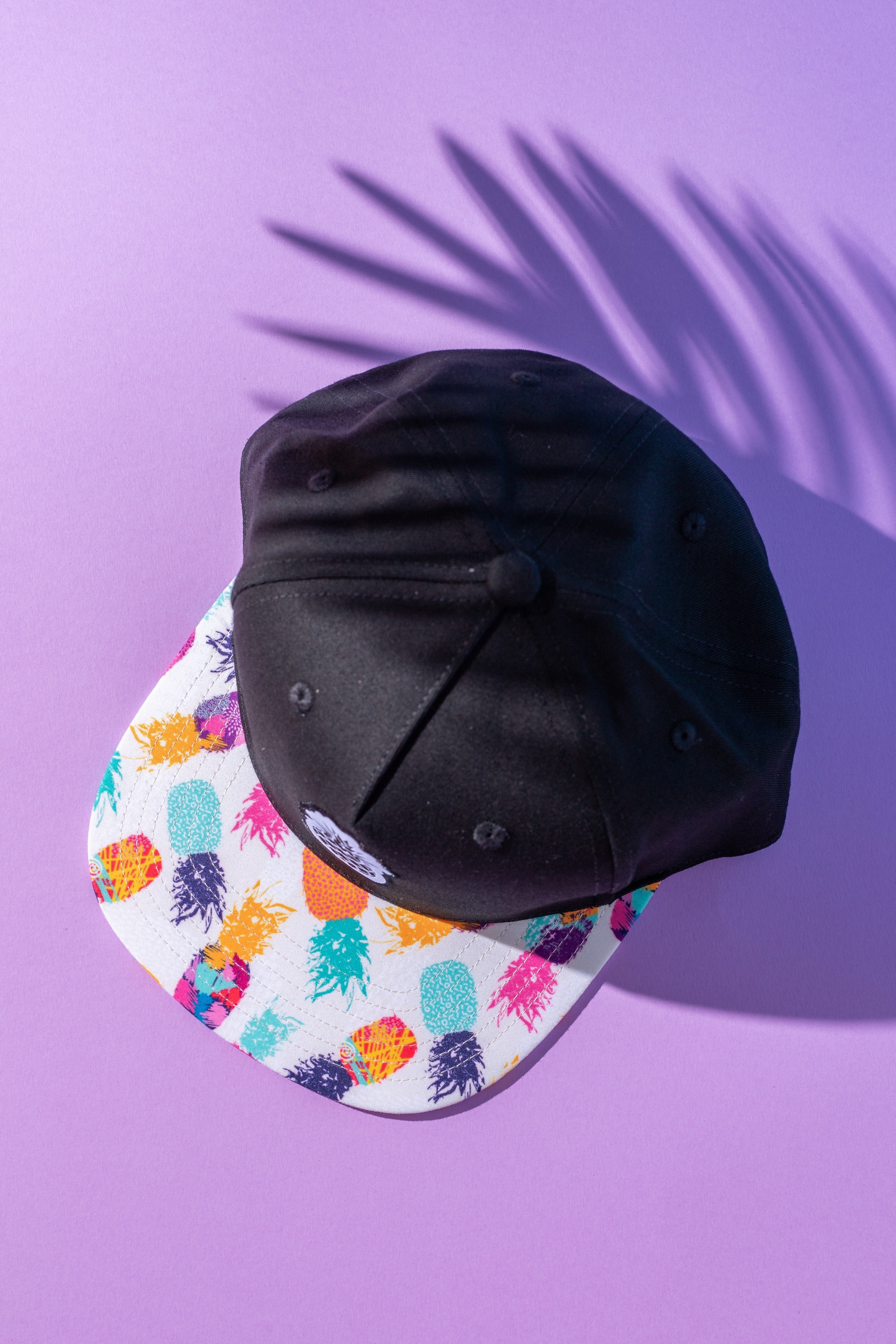 Trendy Pineapple Black Multi Bill Flat